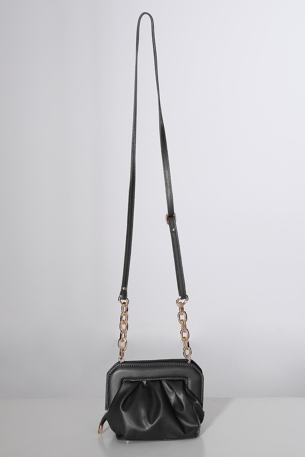 Vegan Deri Büzgülü  Gold Zincir Detaylı Saplı Mini Şık Çanta