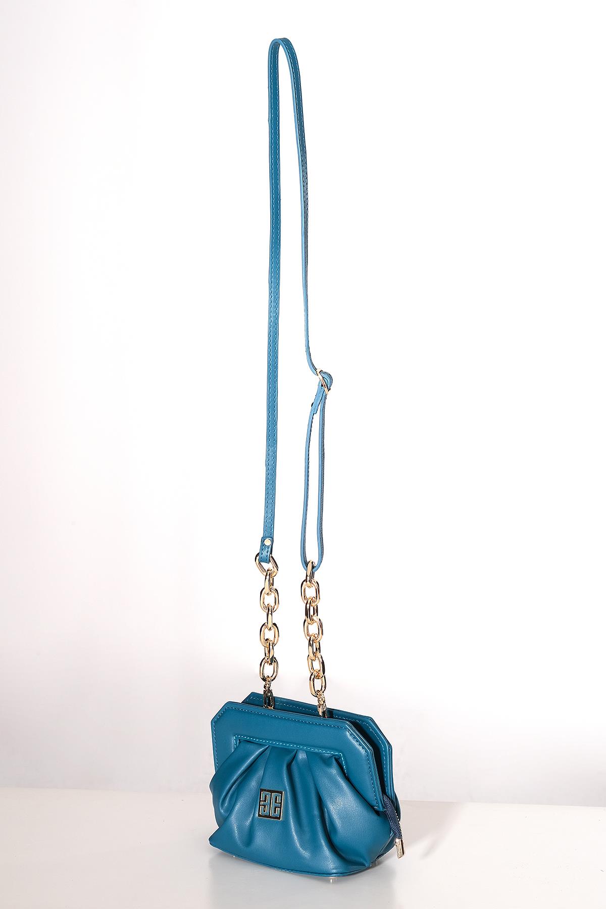 Vegan Deri Büzgülü  Gold Zincir Detaylı Saplı Mini Şık Çanta