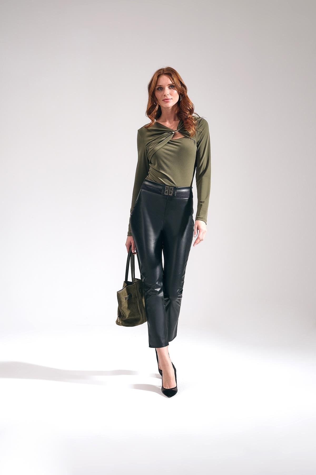 Vegan Deri Gold Metal Logolu Yüksek Bel Pantolon