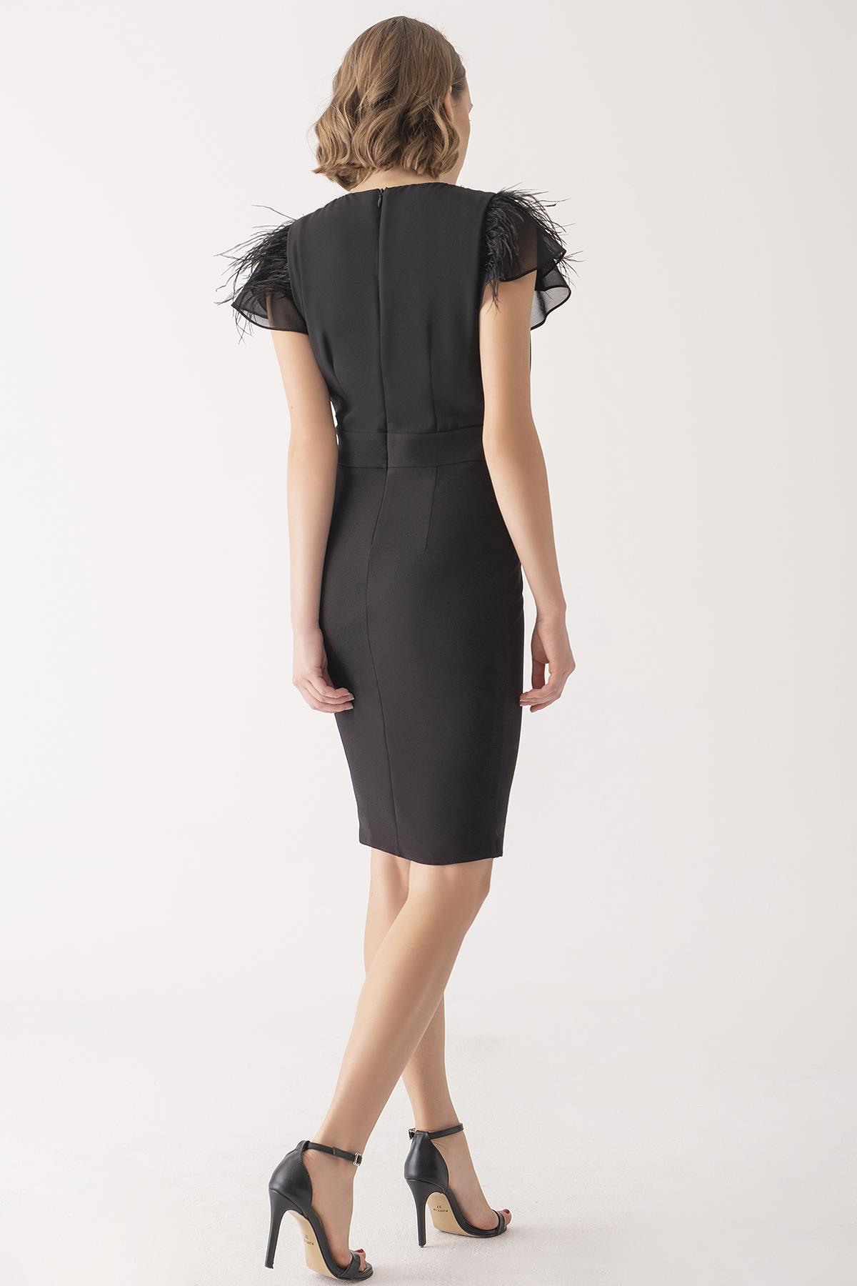 Yakası Çiçekli  Mini Elbise