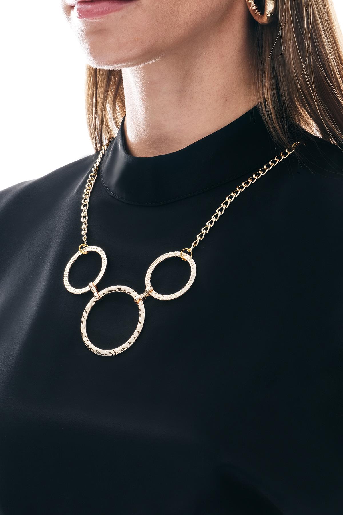 Yakası Kolyeli Şık Body