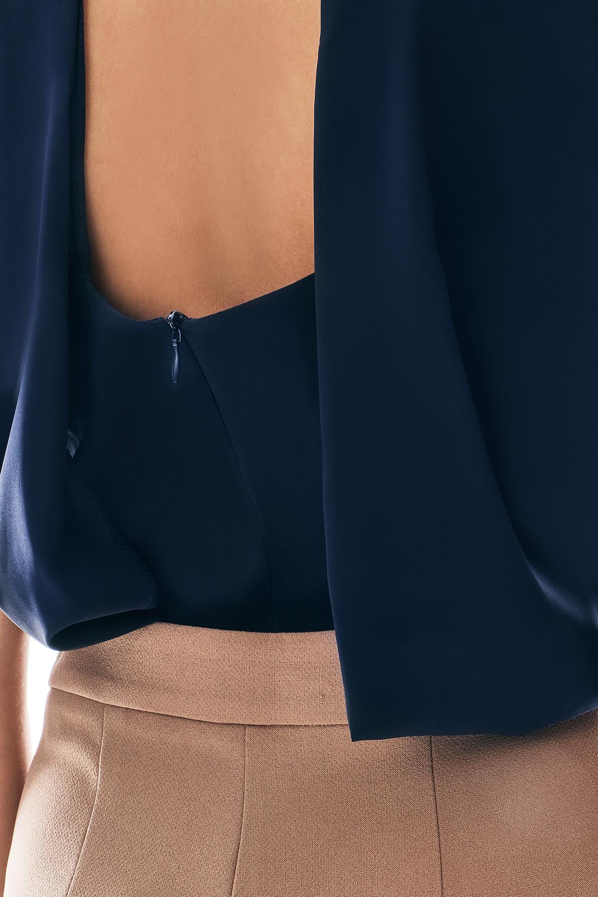 Yakası Kolyeli Şık Body