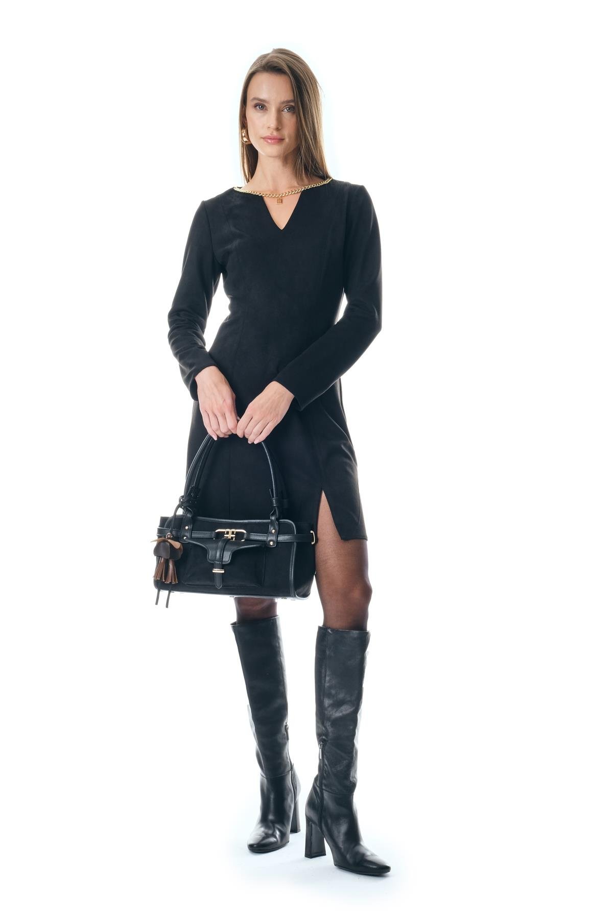 Yakası Metal Zincir Detatlı Mini Süet Elbise