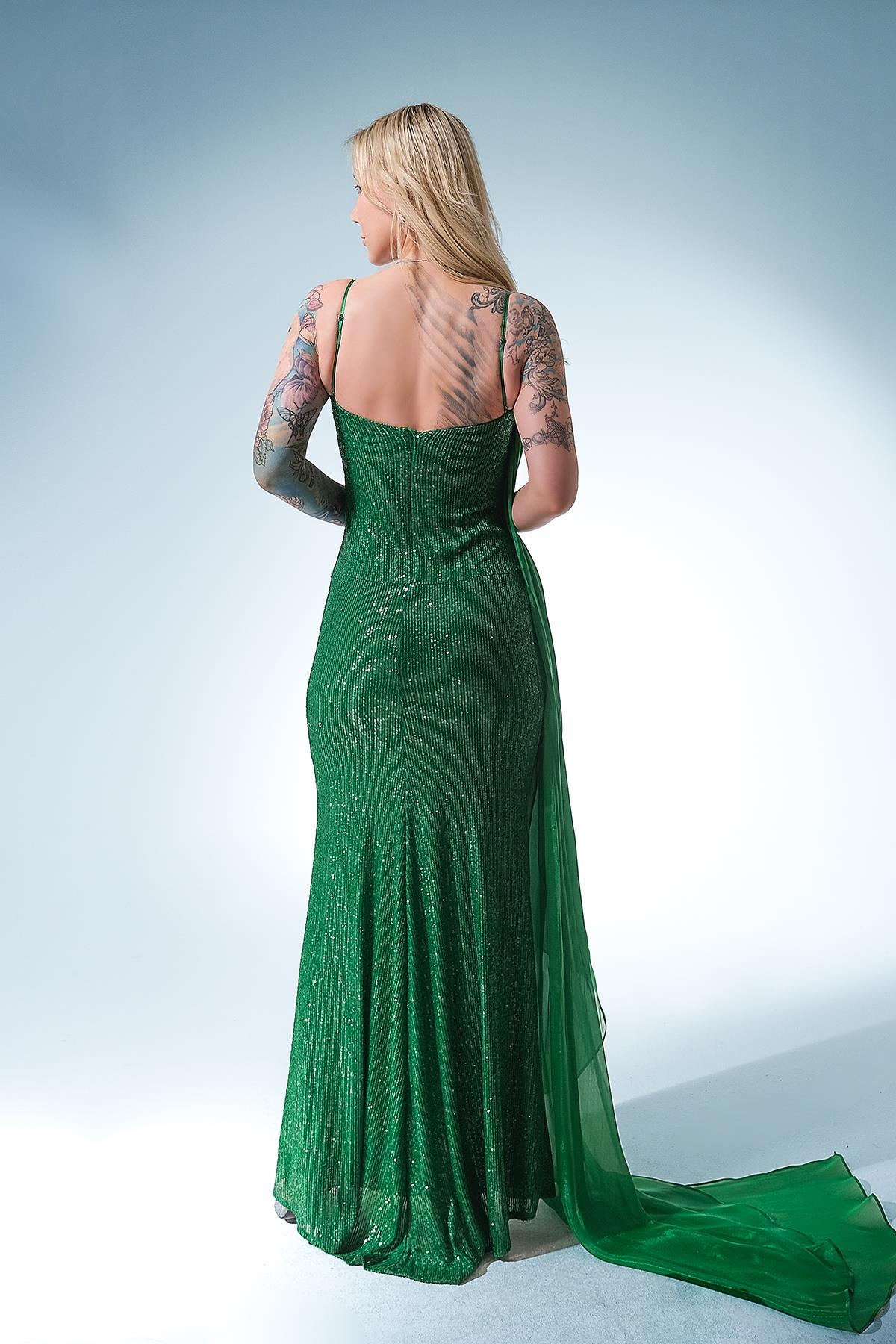 Yakası Tül Detaylı Payet Maksi Boy Elbise