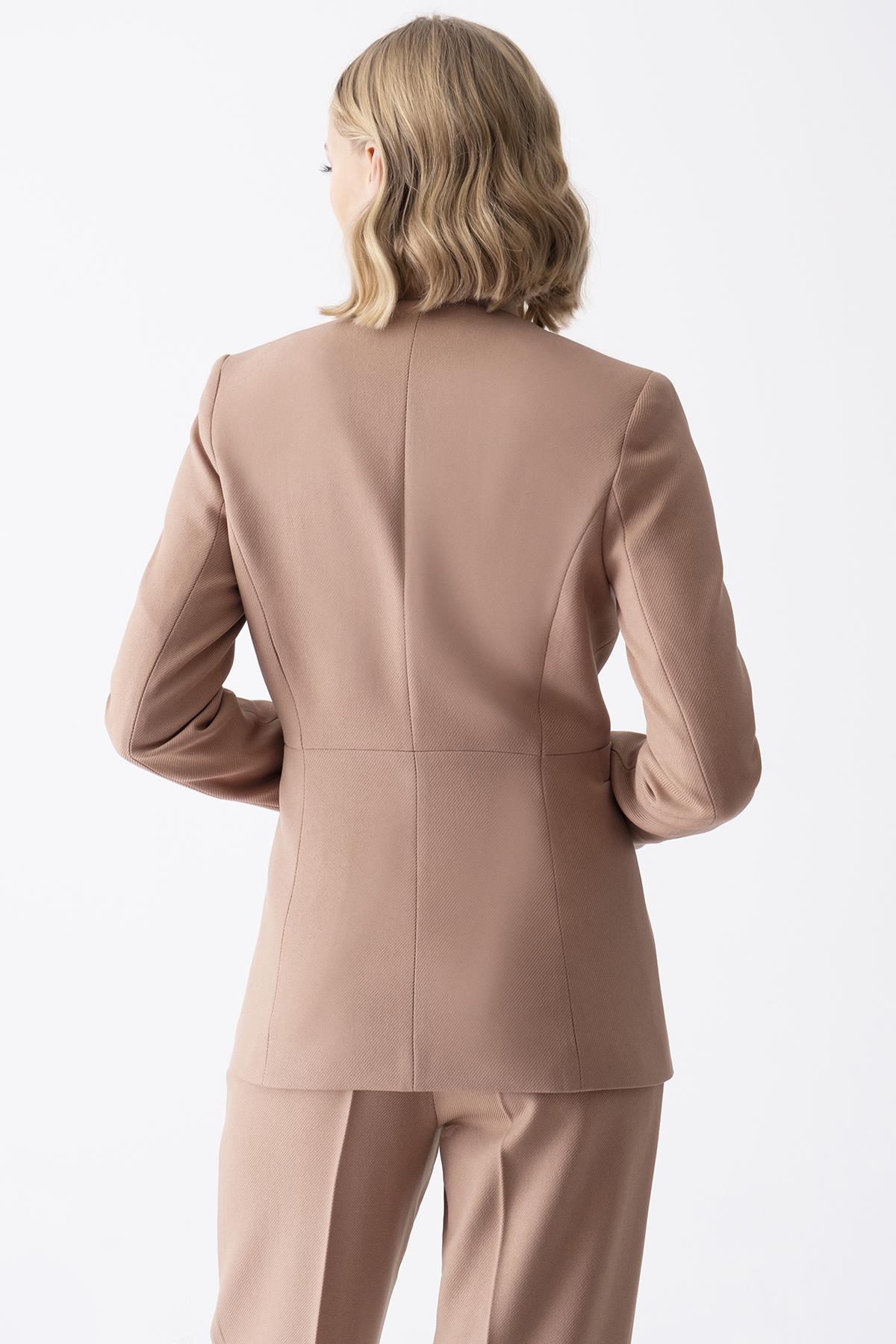 Yakasız Önden Düğmeli Şık Ceket