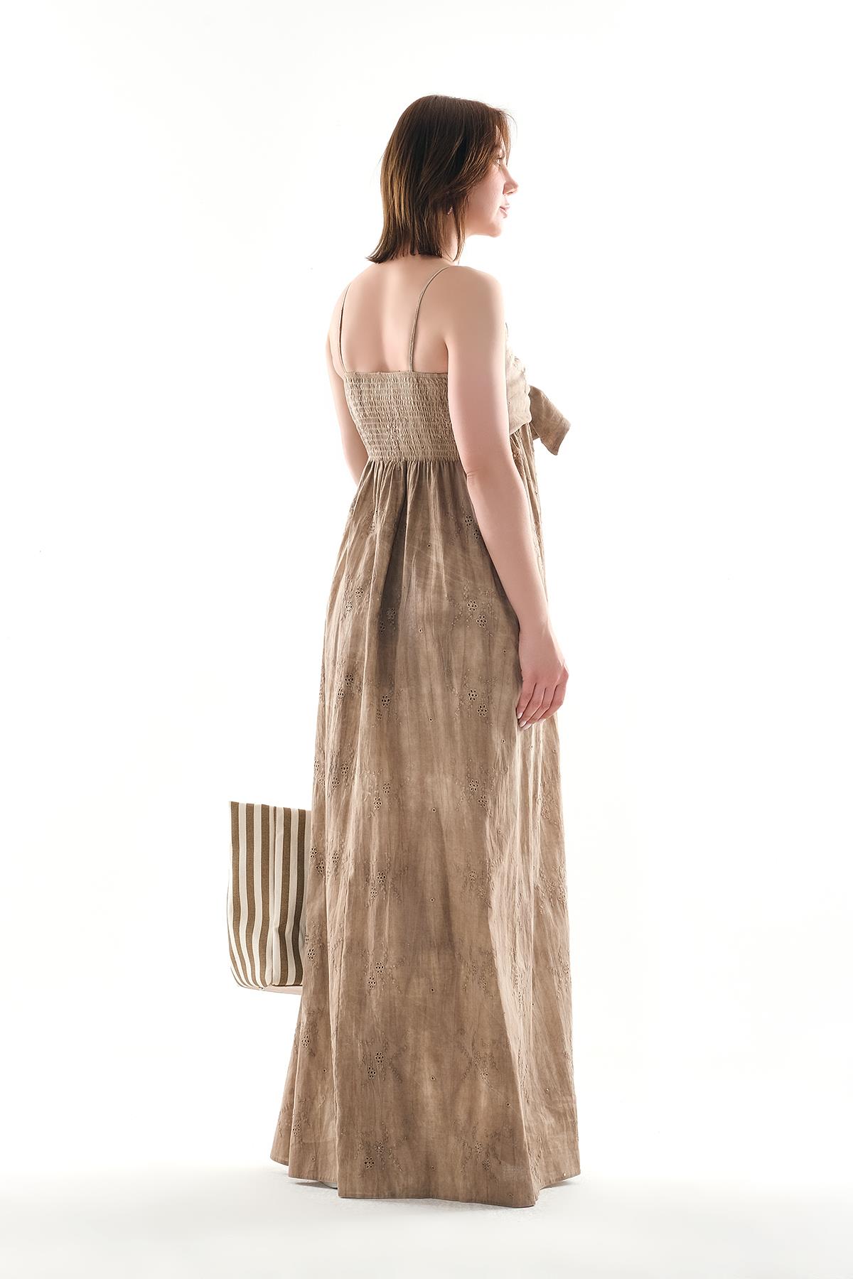 Zarif Fiyonk Detaylı, Şık Ve Rahat  Maxi Elbise.