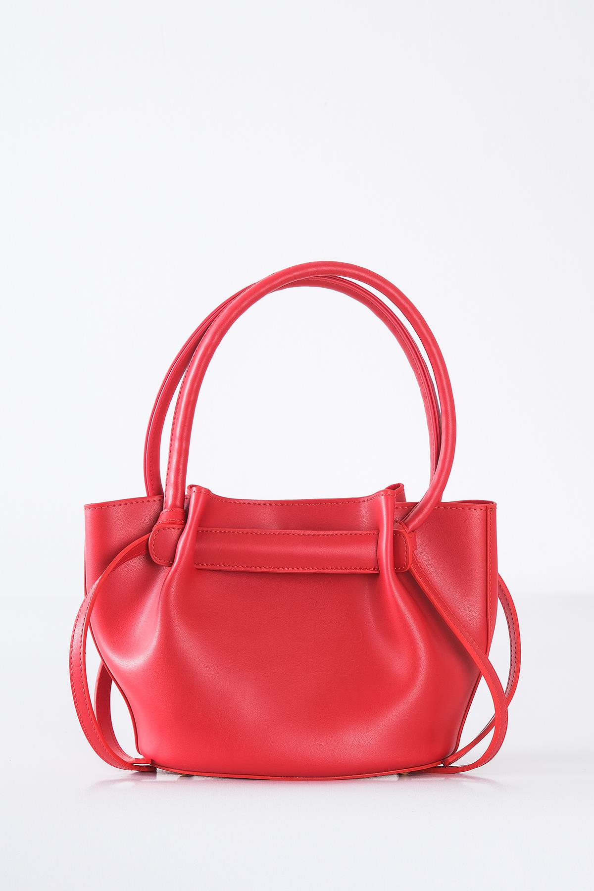 Zincir Aksesuarlı Büzgülü Bucket Çanta