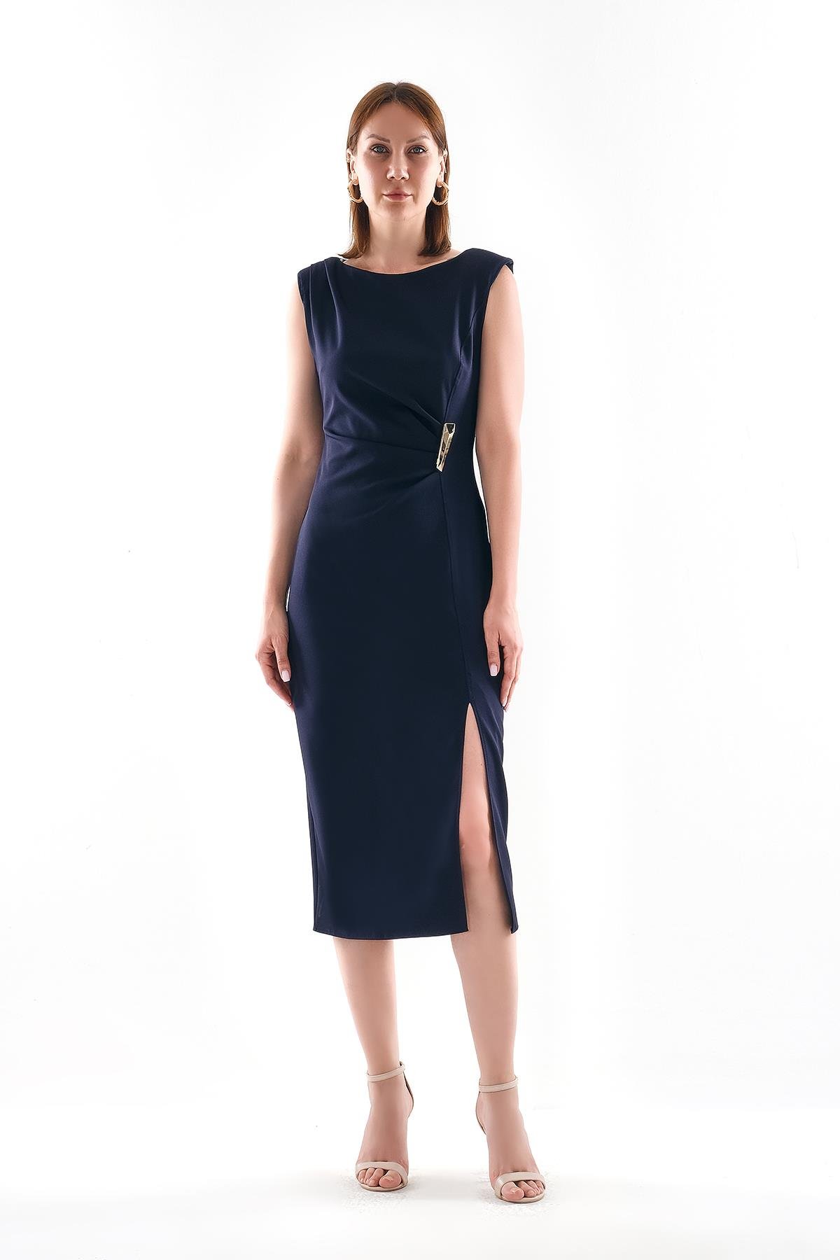 Bedene Oturan Önden Yırtmaçlı Midi Boy Şık Elbise