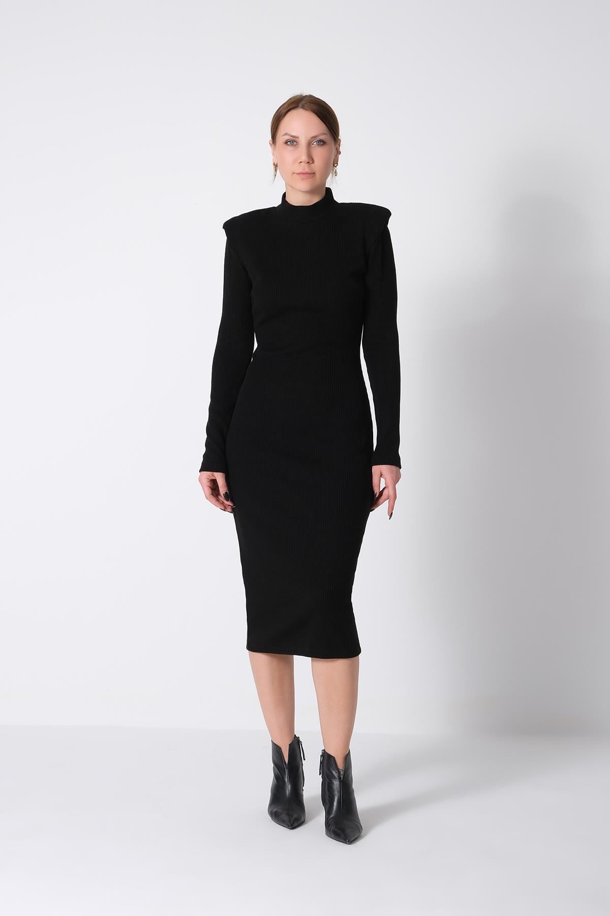 Boğazlı Triko Elbise