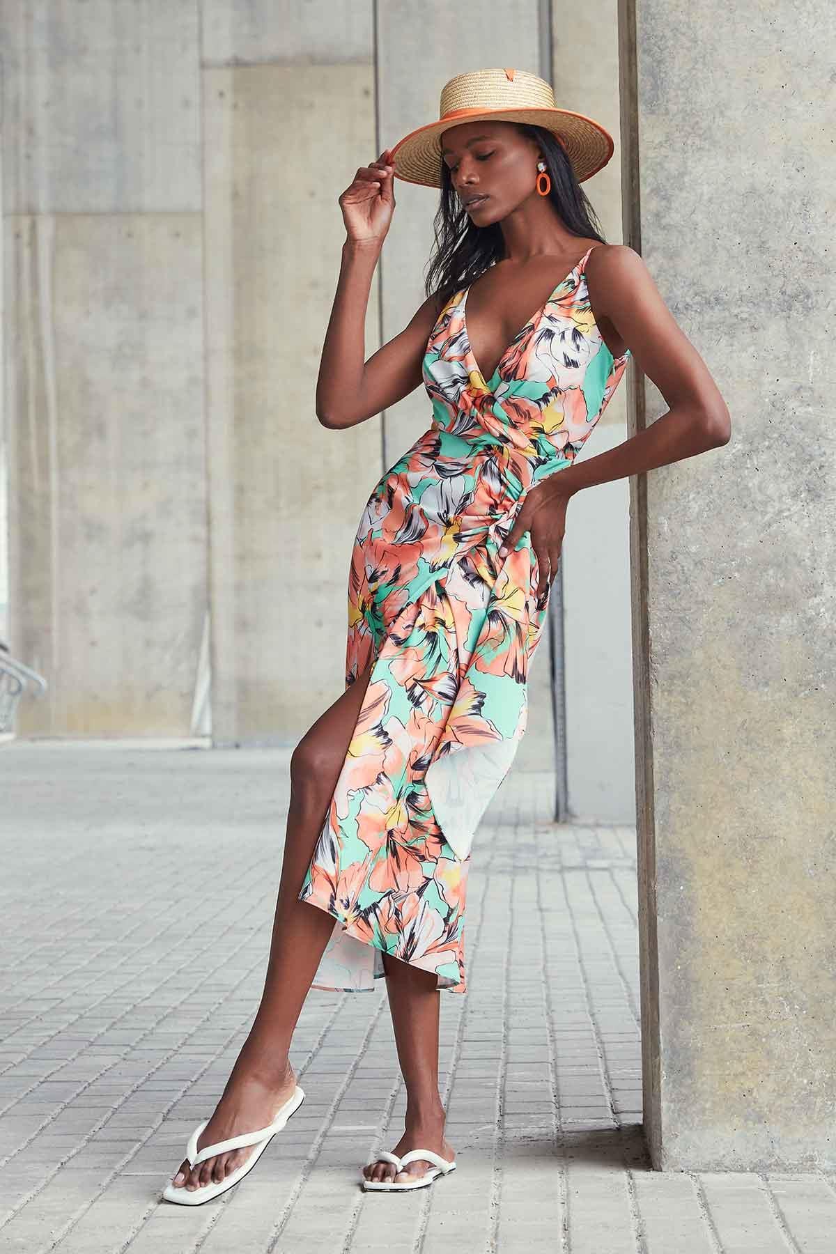 Çiçek Desenli Kruvaze Elbise