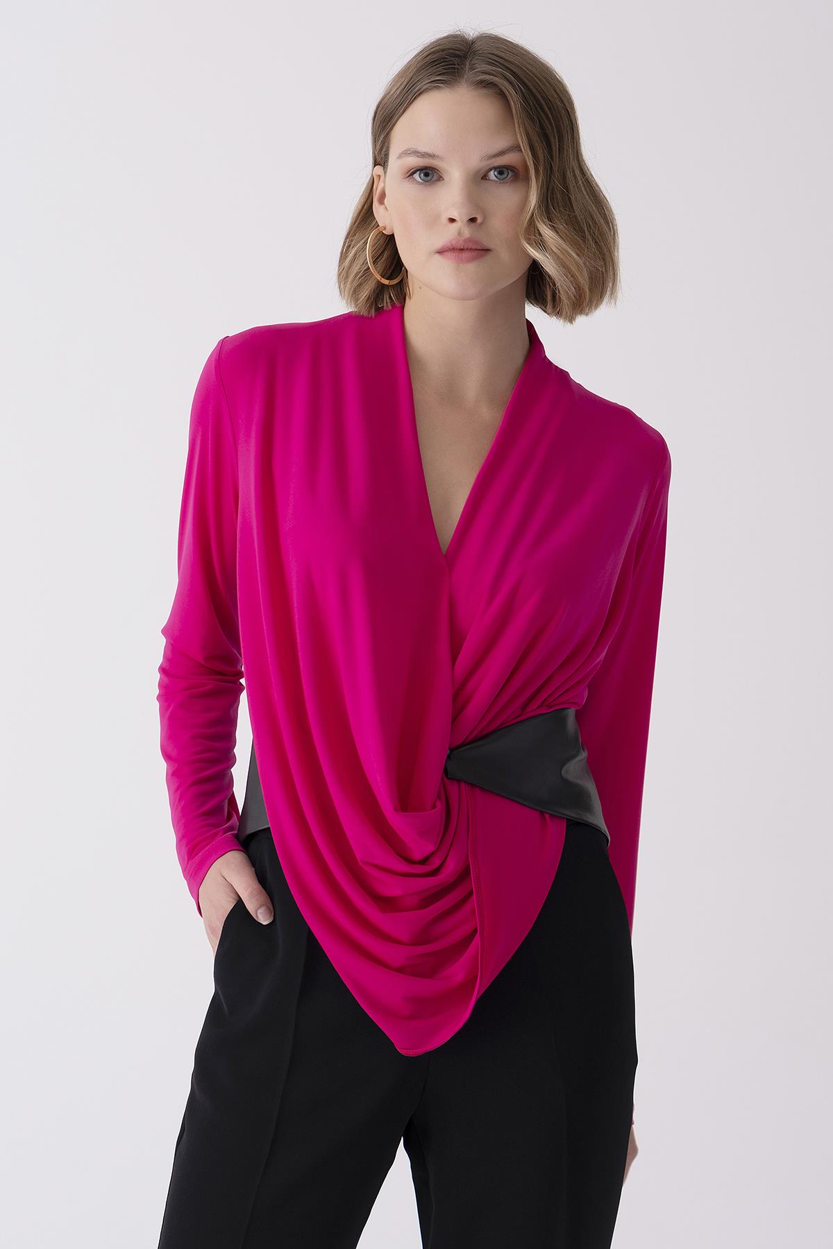 Deri Detaylı Kruvaze Bluz