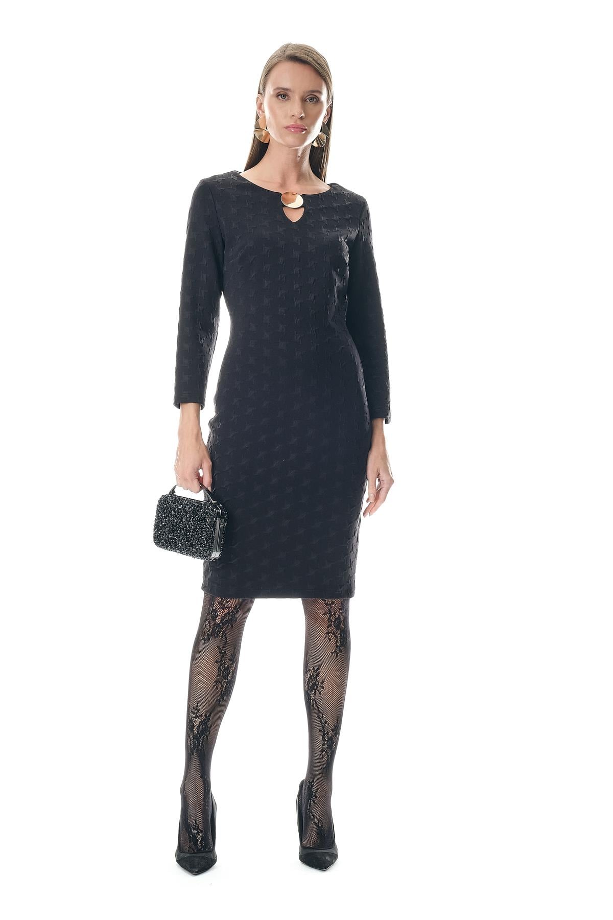 Gold Aksesuarlı Örme Jakar Mini Elbise