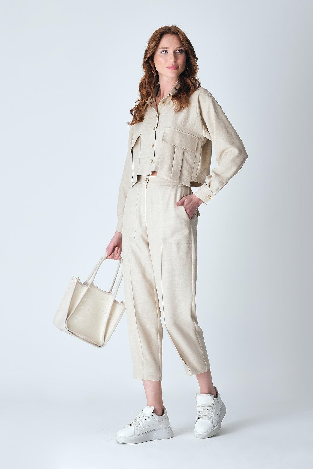 Gold Düğmeli Dar Paça Pantolon