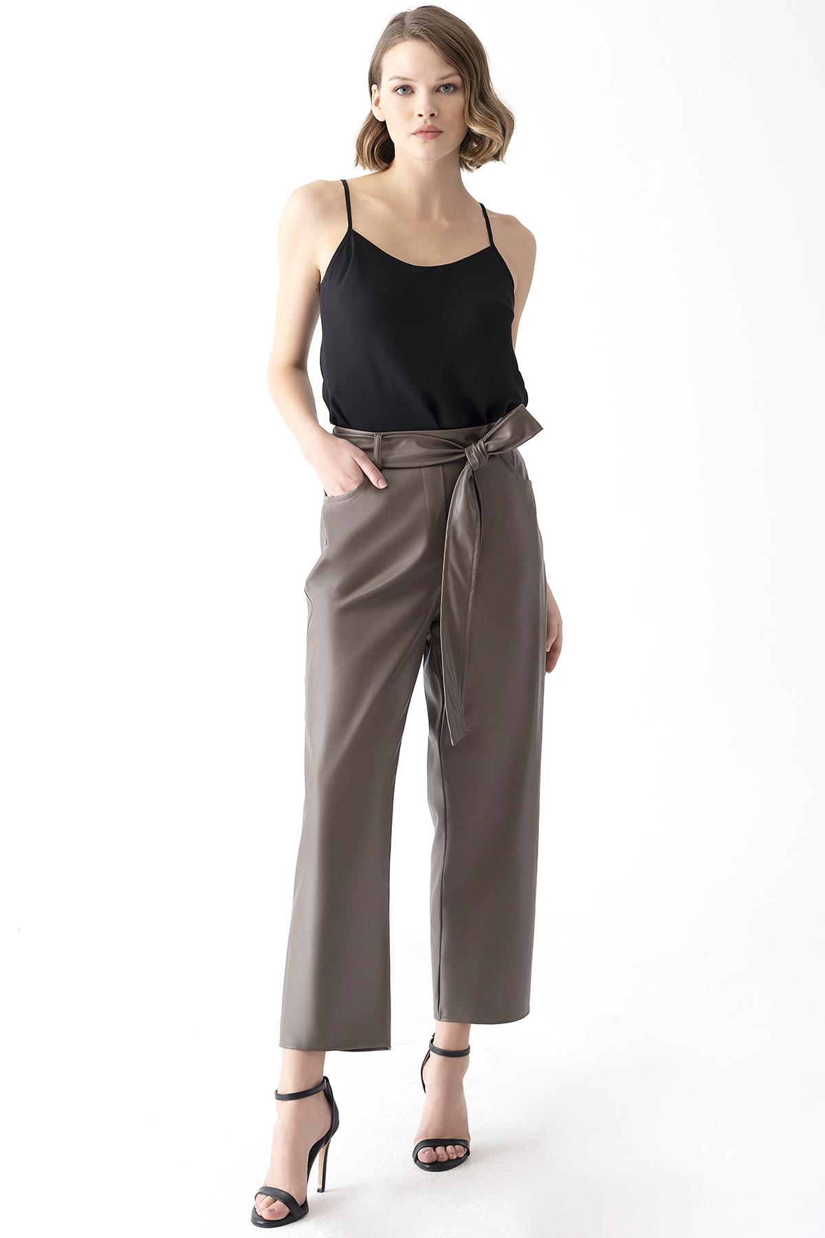 Kuşaklı Deri Pantolon