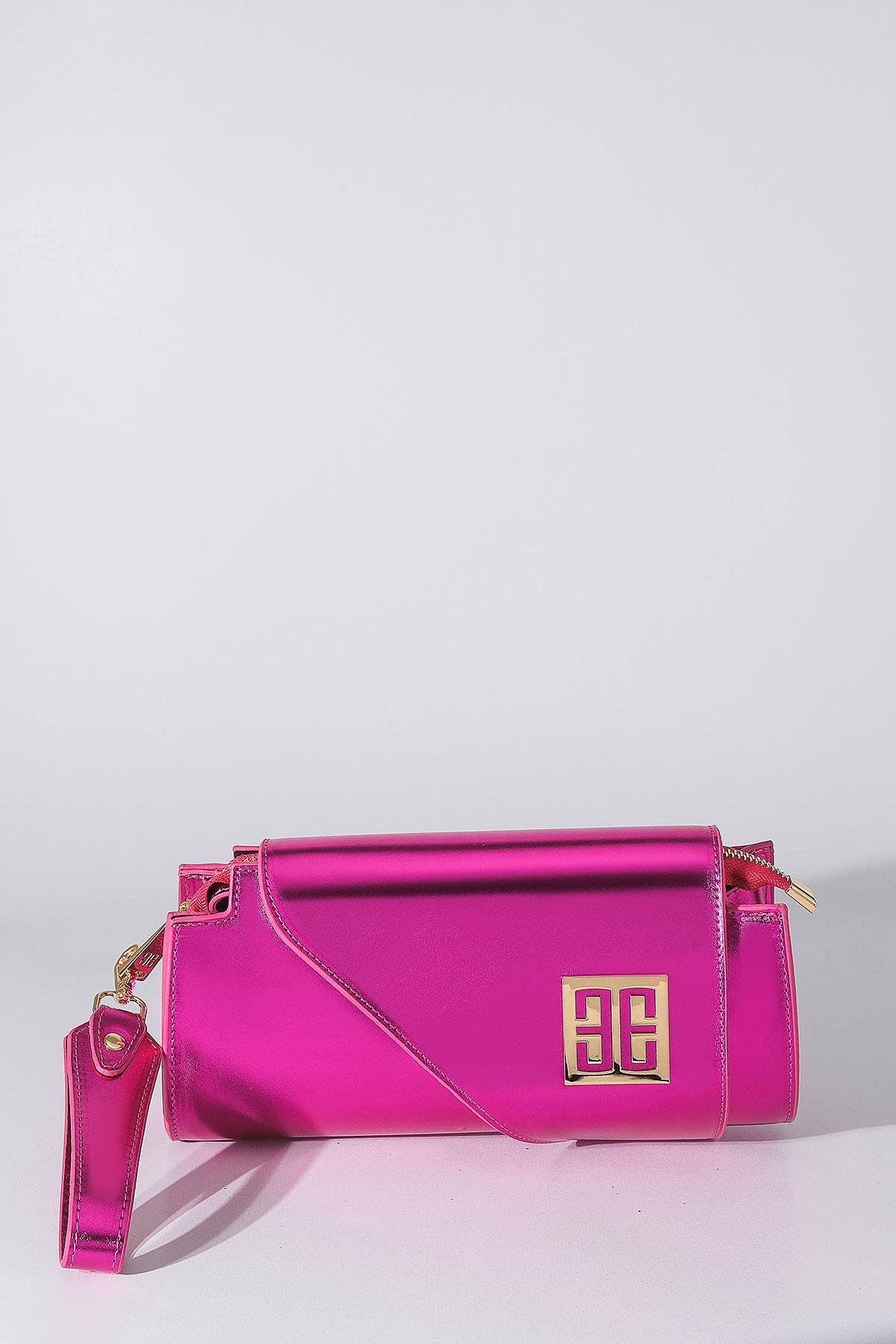 Metalik Parlak Deri Asimetrik Kapaklı Tasarım Abiye Çanta