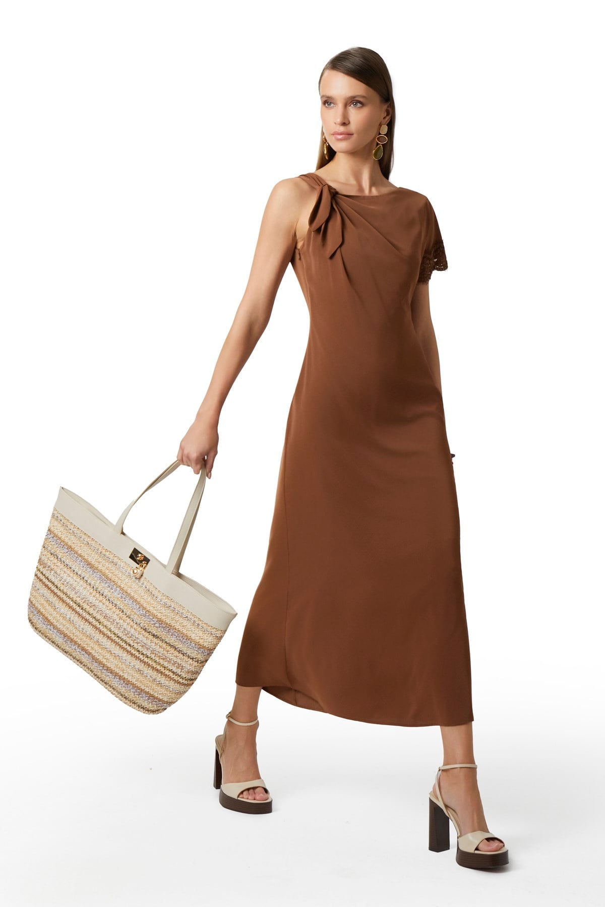 Saten Dantel Detaylı Elbise