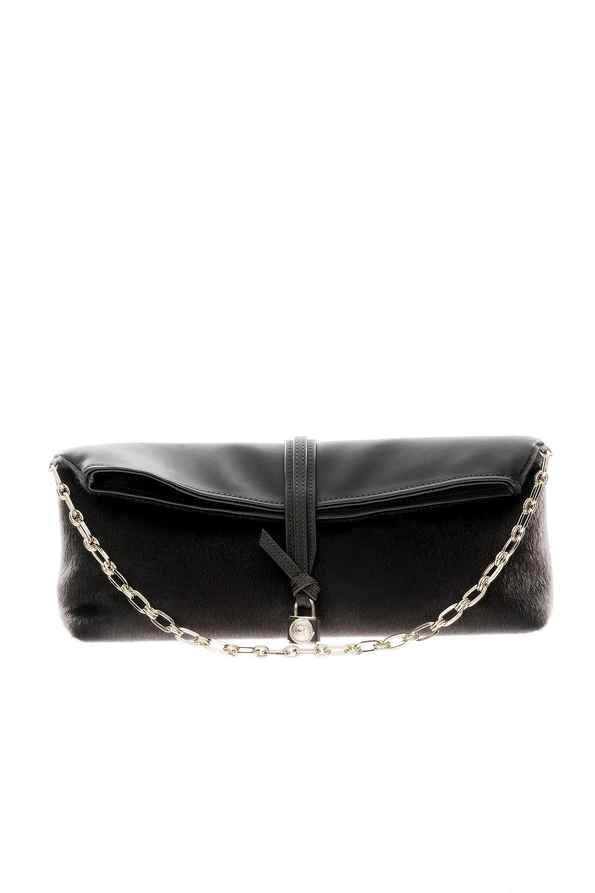 Tay Tüyü Kilit Aksesuarlı Portföy El Çanta