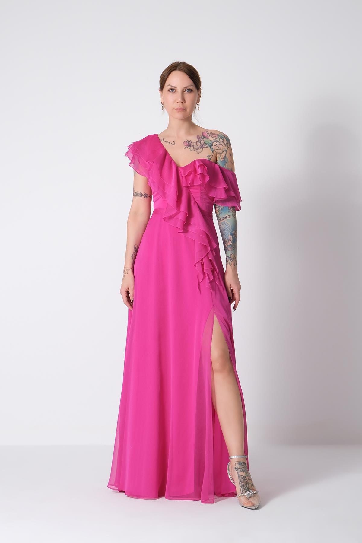 Tek Omuz Volanlı Parlak Şifon Maksi Boy Abiye Elbise