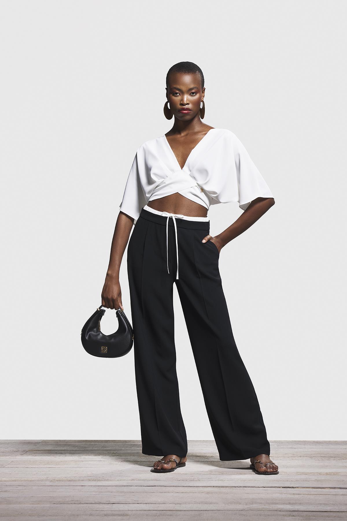 V Yakalı Yarasa Kollu Crop Bluz