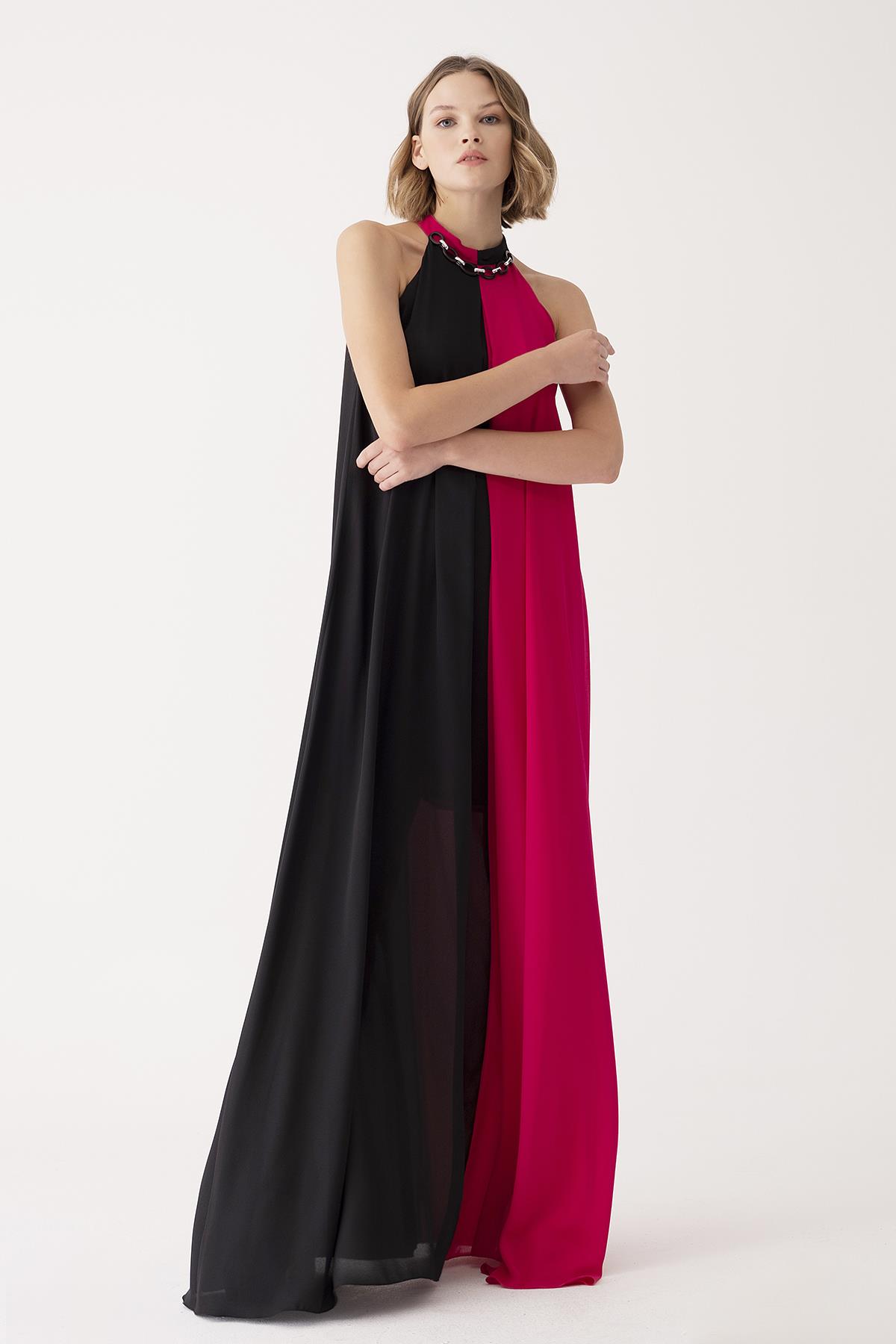 Yaka Detaylı Elbise