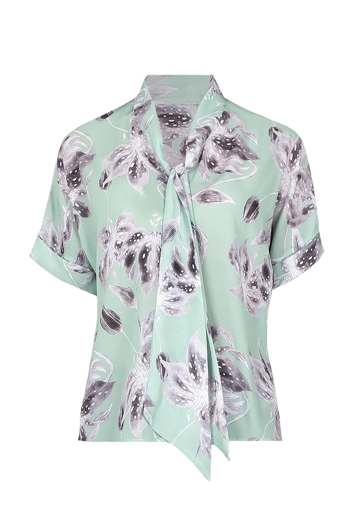 Yakası Fularlı Bluz