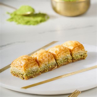 BAKLAVACI HACIBABA Dry Baklava 1 kg - Baqqalia.com - The Best Shop to Buy Turkish Food and Products - Worldwide Free Shipping for Every Order Above 100 USD