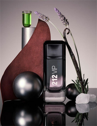 Carolina Herrera 212 VIP Black EDP 100 ml Erkek Parfüm