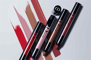 Dior Rouge Graphist Lipstick Pencil 824 Tag It Ruj