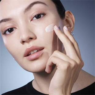 Lancome Génifique Creme Gençliği Aktive Eden Nemlendirici Krem 50 ml 