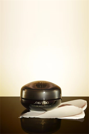 Shiseido Future Solutıon LX Regenerating Göz ve Dudak Kremi 17 ml