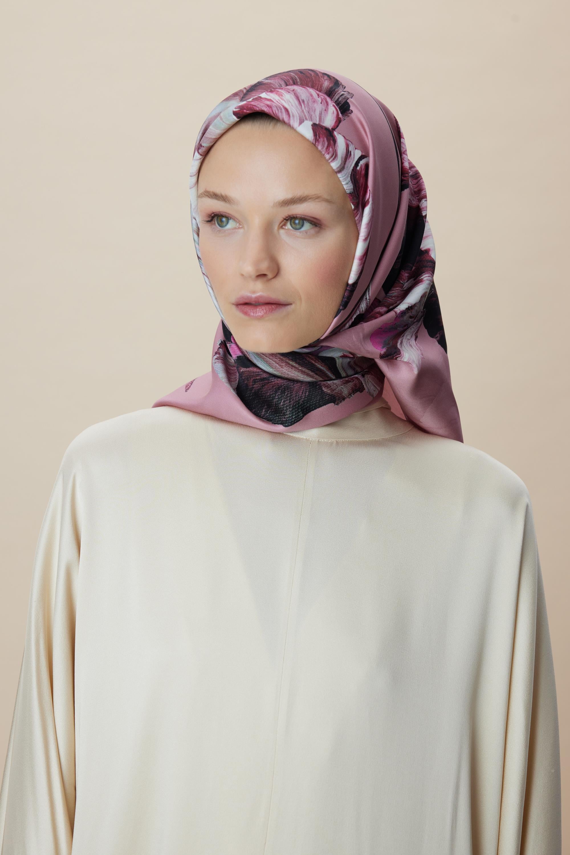 AKVA TİVİL İPEK EŞARP 90*90 CM - GÜL KURUSU