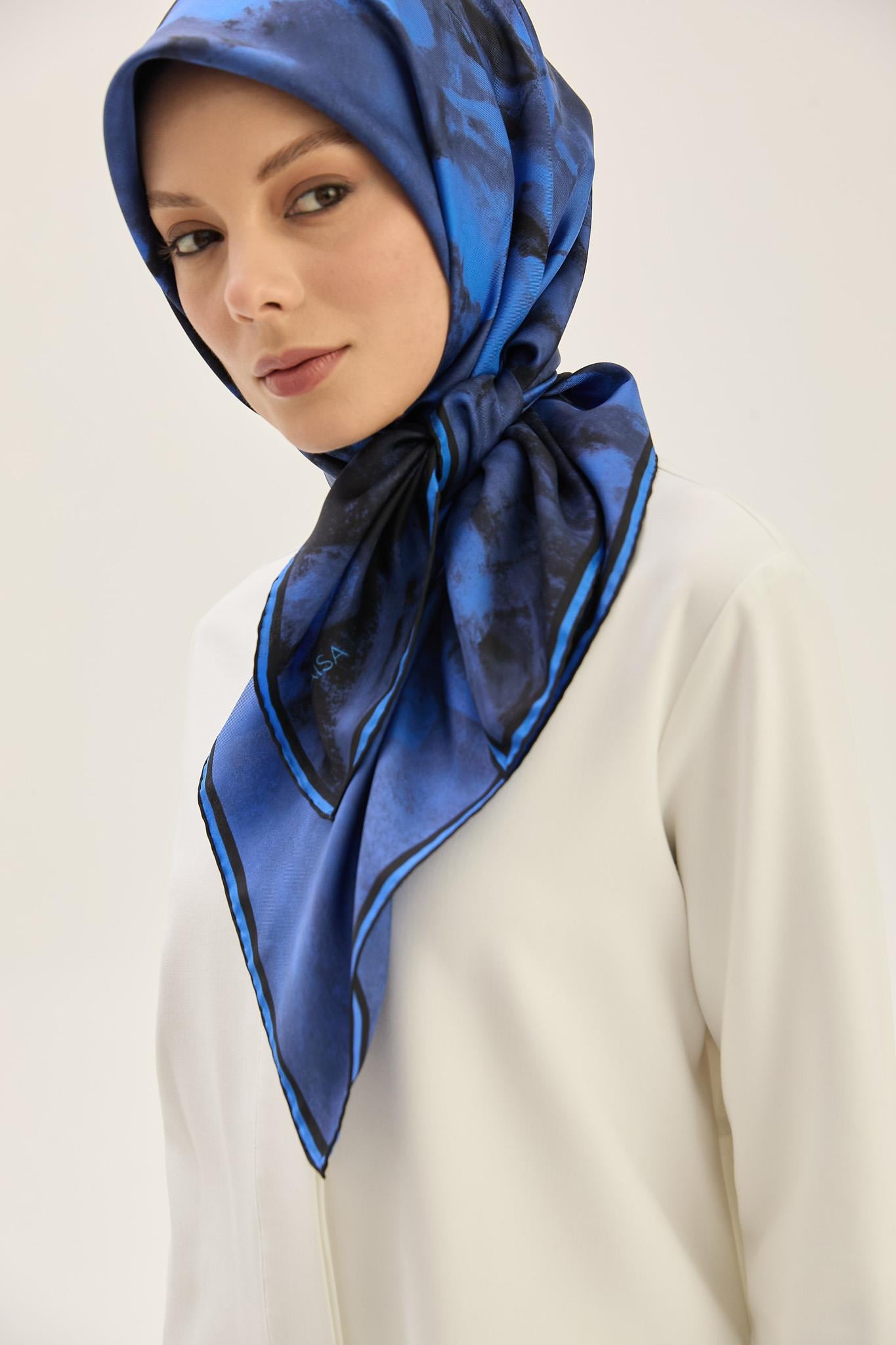 BENNE TİVİL İPEK EŞARP 90*90 CM - SAKS