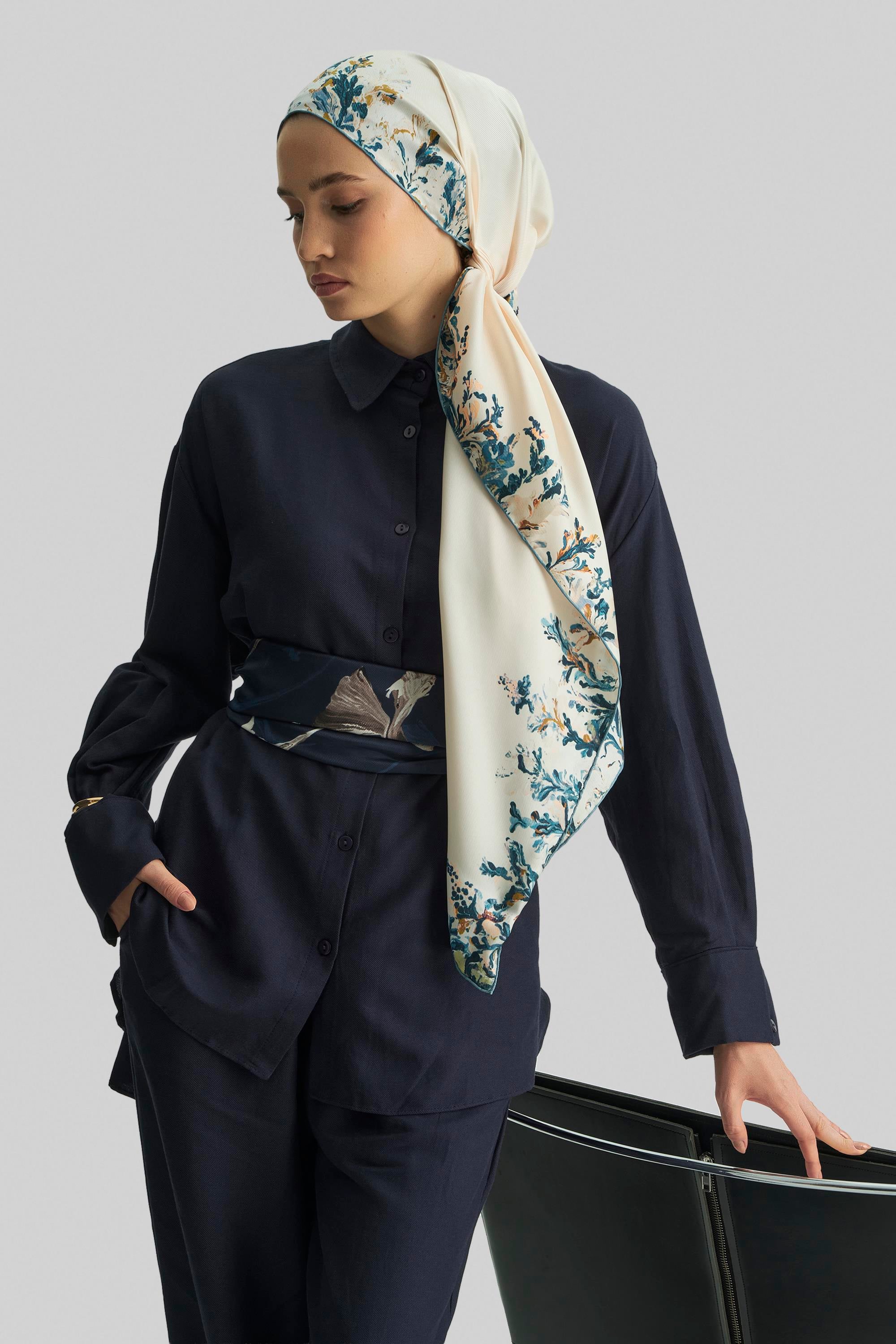 BURCU MULBERRY İPEK ŞAL 70*190 CM - PETROL MAVİ