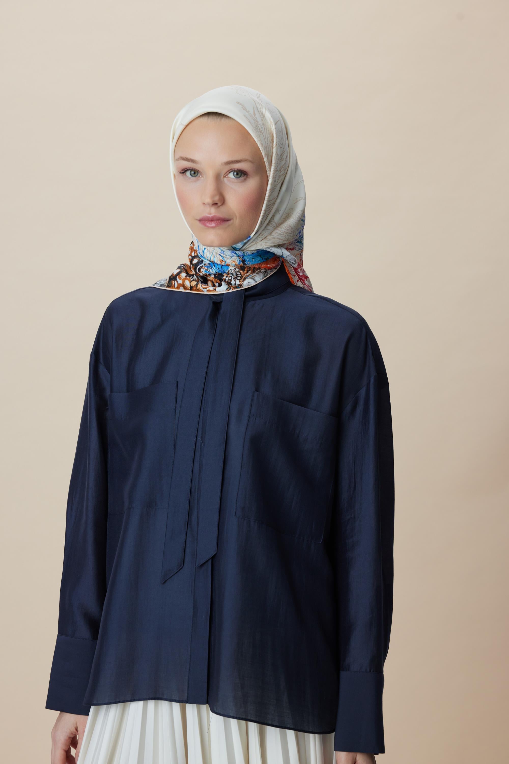 DERİN TİVİL İPEK EŞARP 90*90 CM - YAVRUAĞZI
