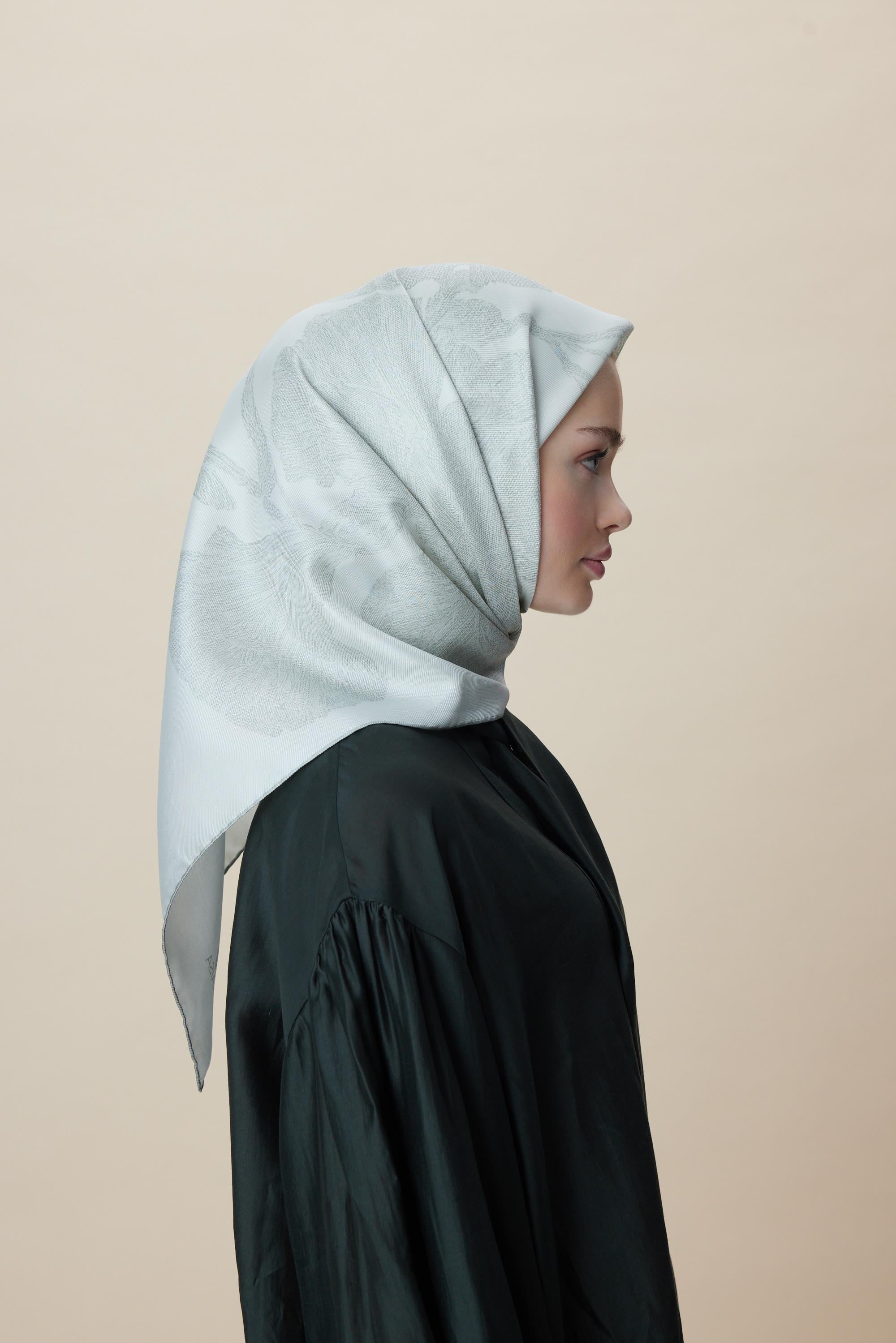 FARAH MULBERRY İPEK EŞARP 90*90 CM - ADAÇAYI
