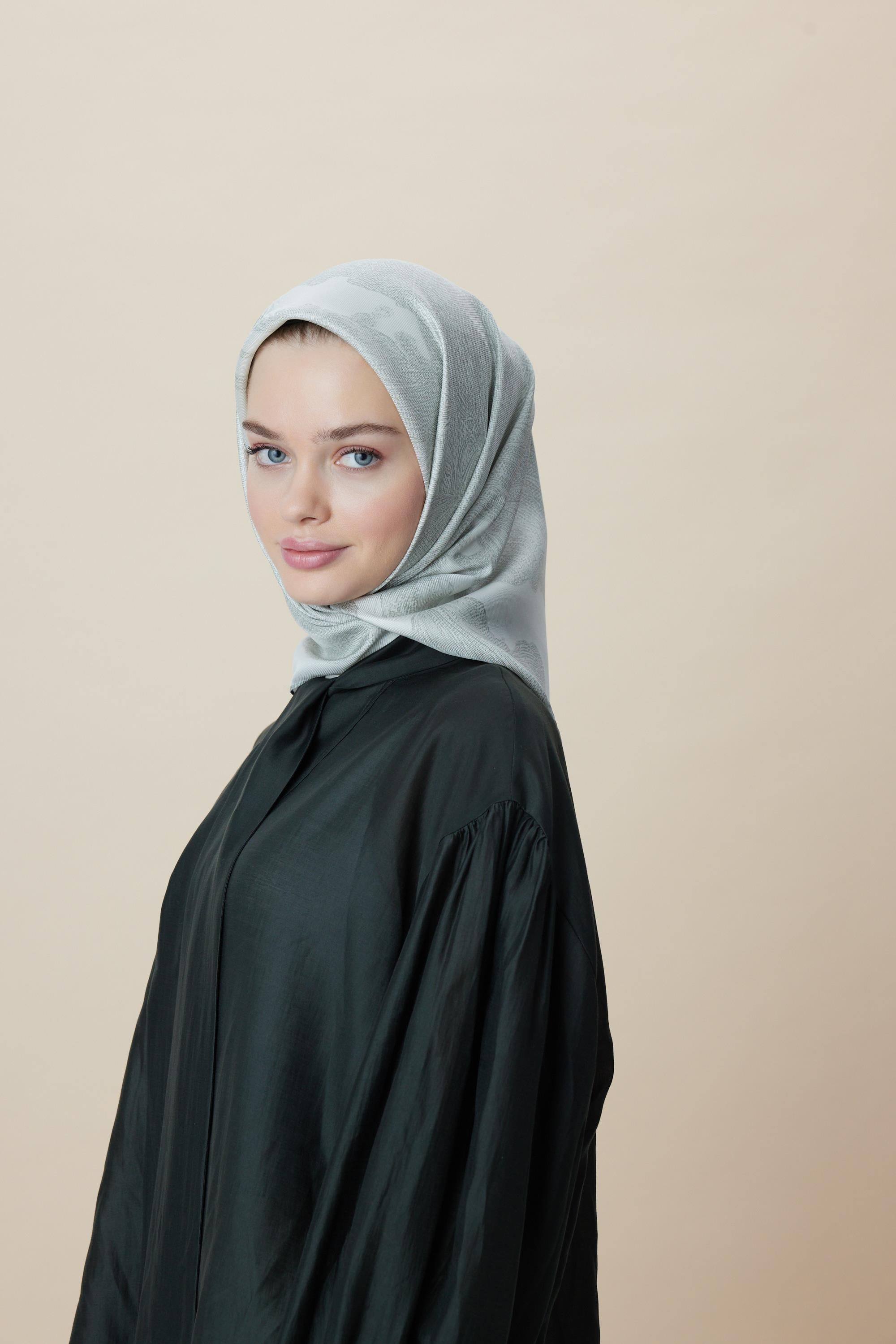 FARAH MULBERRY İPEK EŞARP 90*90 CM - ADAÇAYI