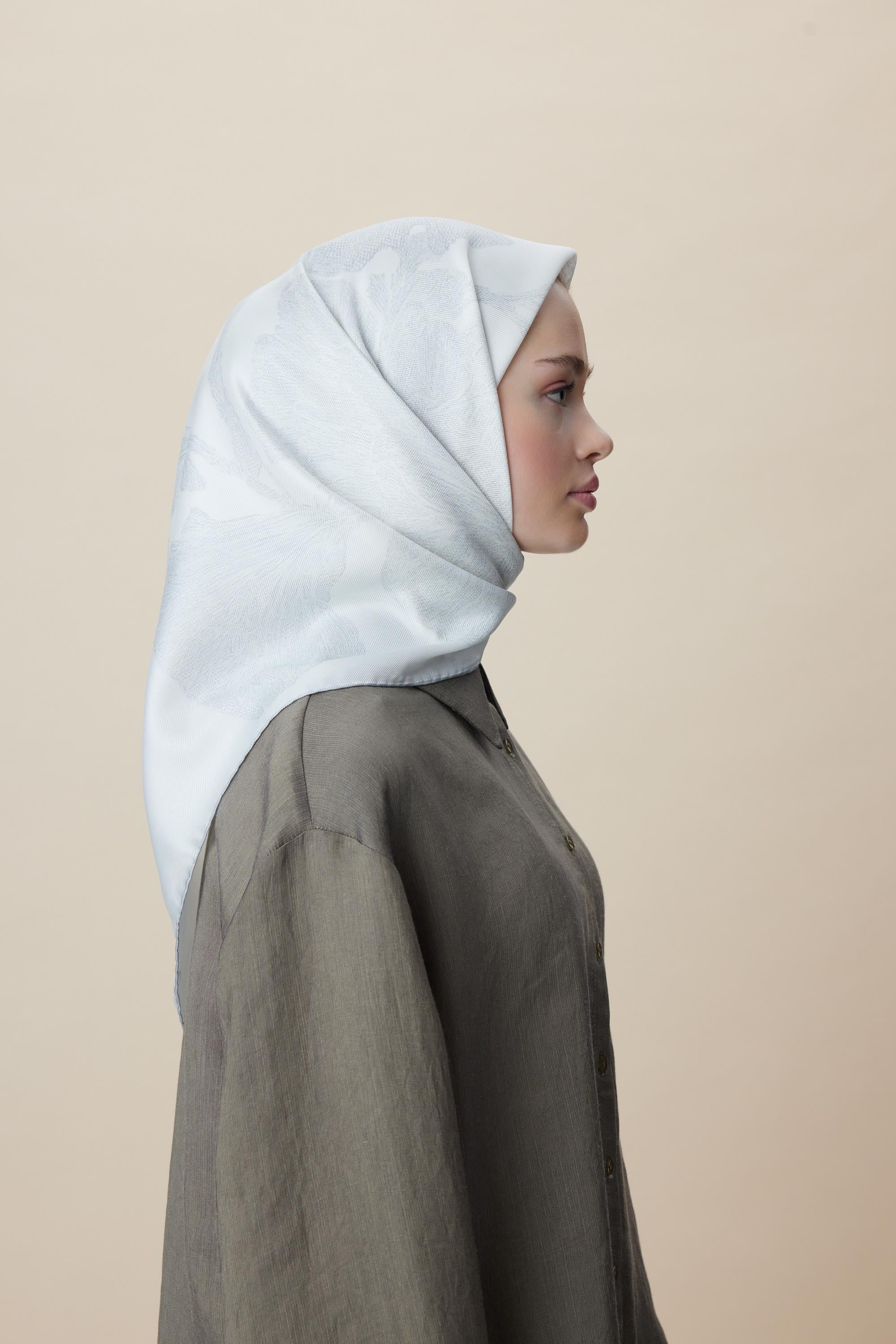 FARAH MULBERRY İPEK EŞARP 90*90 CM - GÜMÜŞ