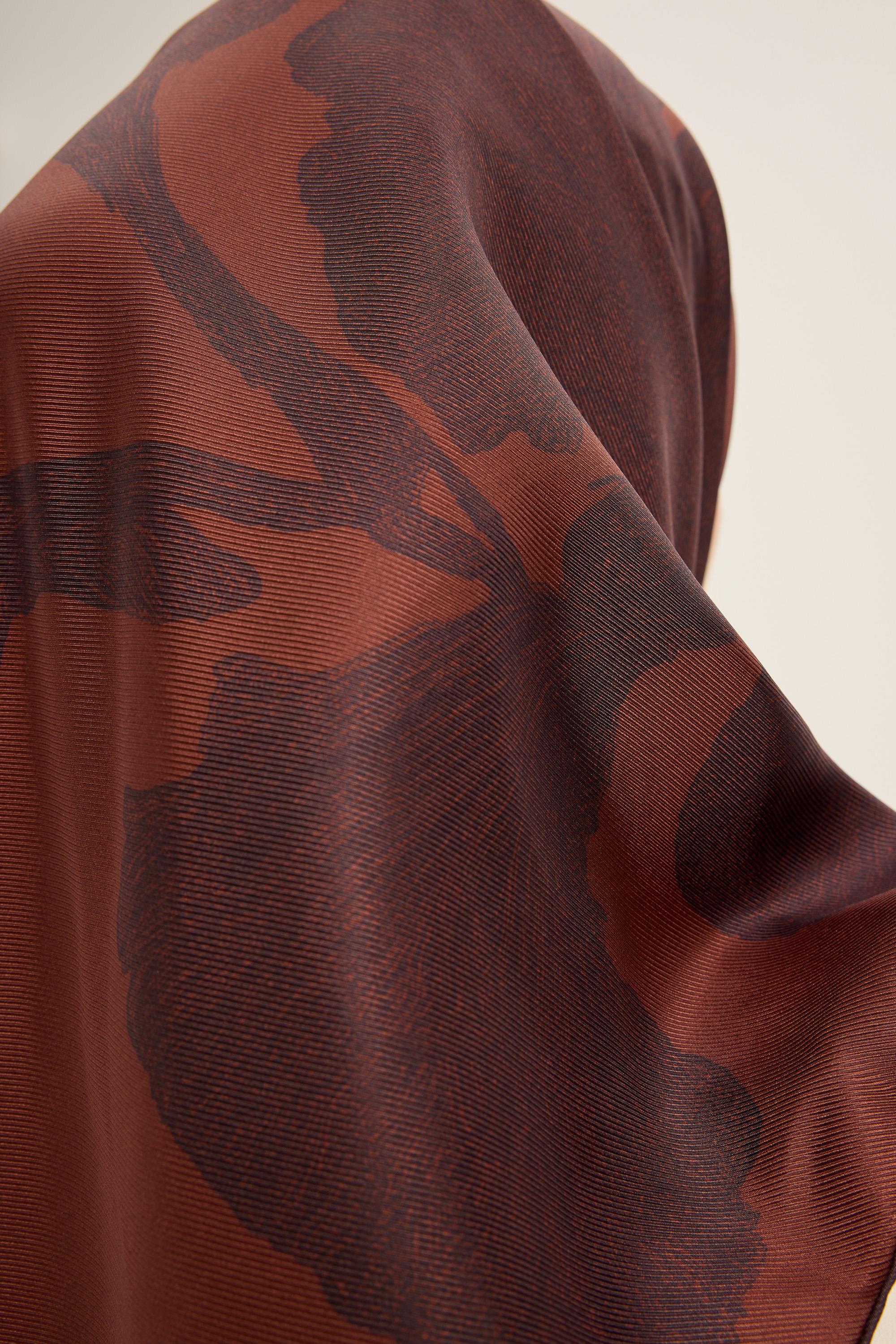 FARAH MULBERRY İPEK EŞARP 90*90 CM - KAHVERENGİ