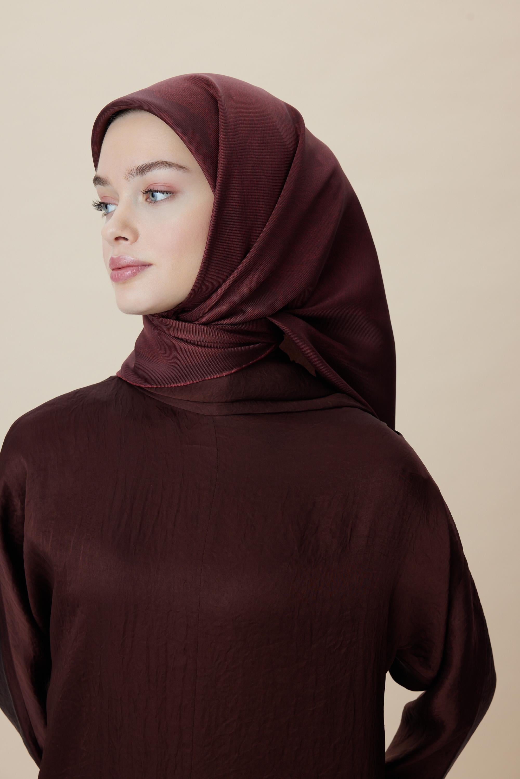 FARAH MULBERRY İPEK EŞARP 90*90 CM - KOYU KIRMIZI