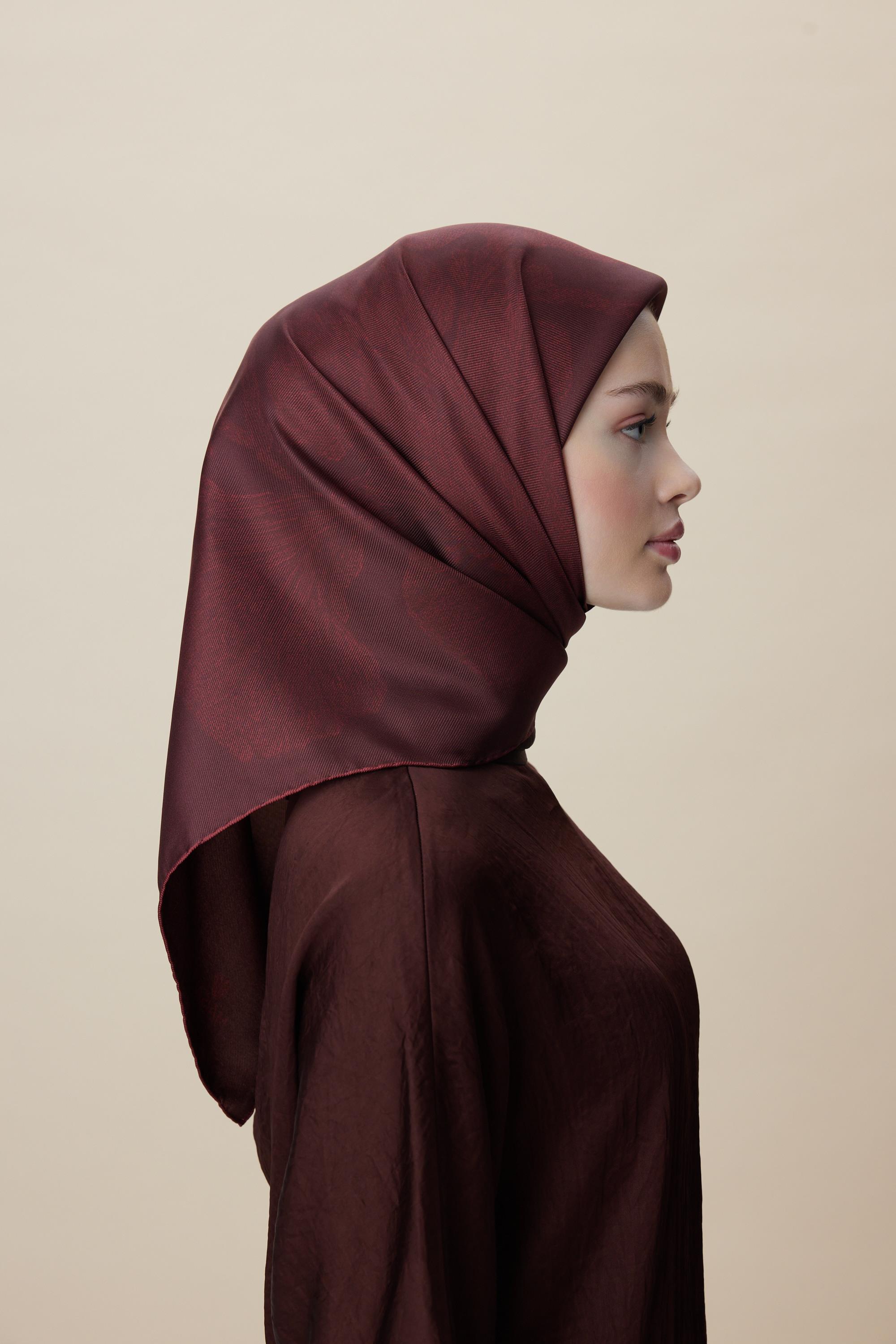 FARAH MULBERRY İPEK EŞARP 90*90 CM - KOYU KIRMIZI