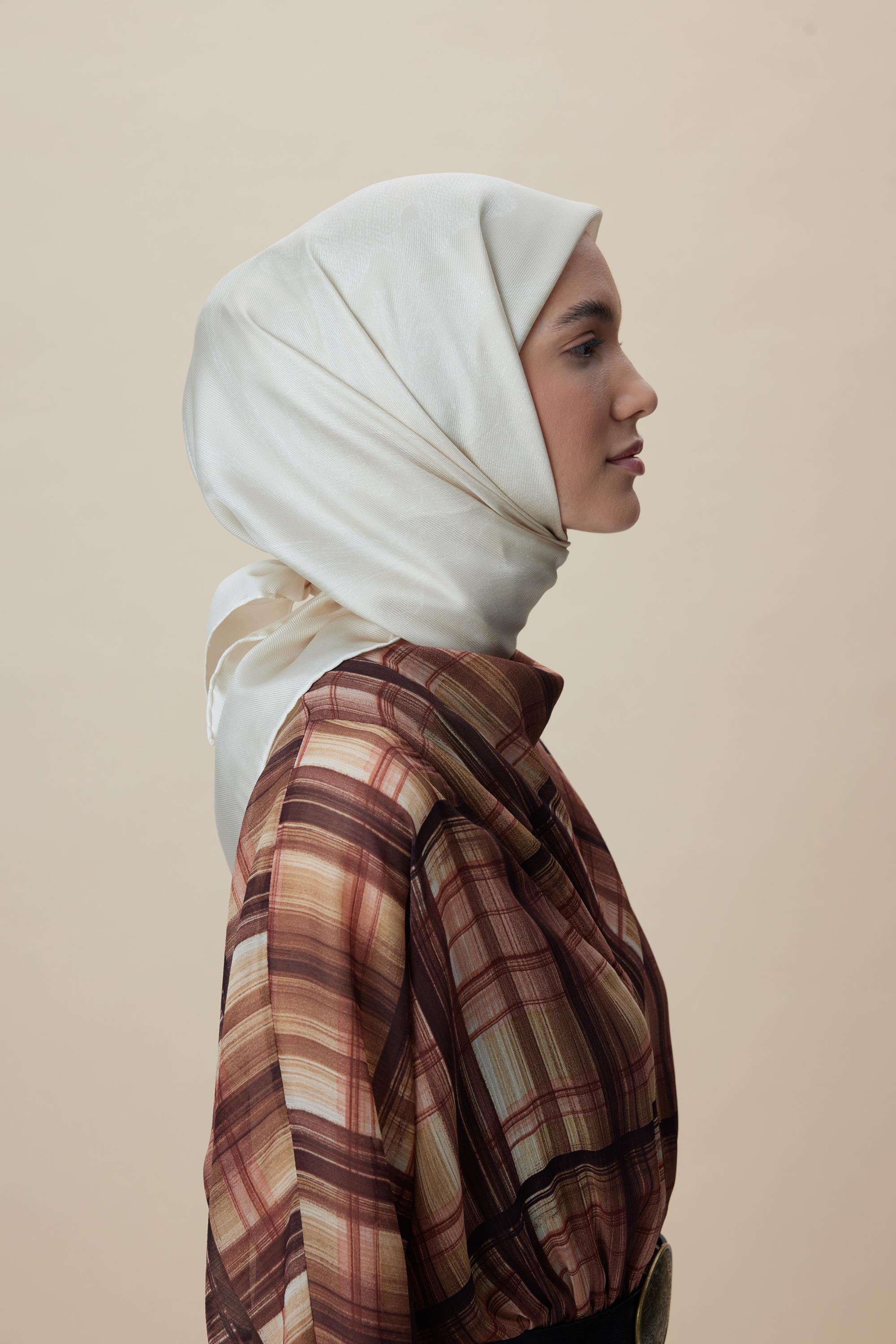 FARAH MULBERRY İPEK EŞARP 90*90 CM - KREM