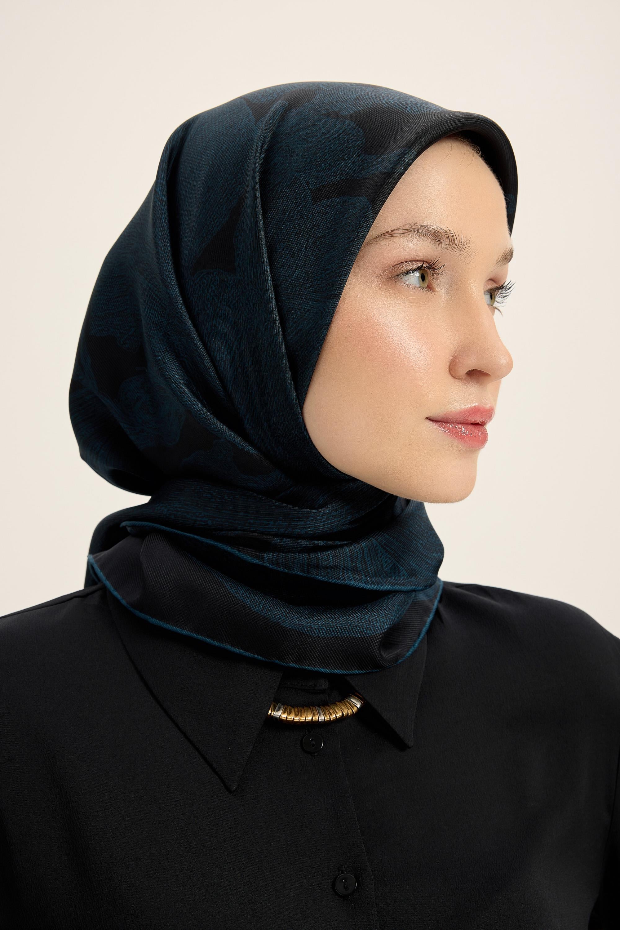FARAH MULBERRY İPEK EŞARP 90*90 CM - LACİVERT