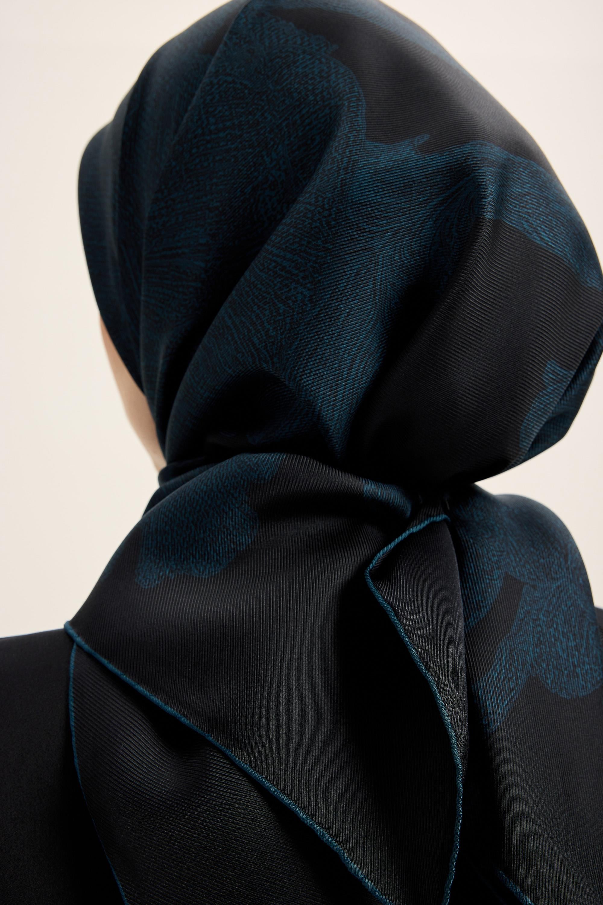 FARAH MULBERRY İPEK EŞARP 90*90 CM - LACİVERT