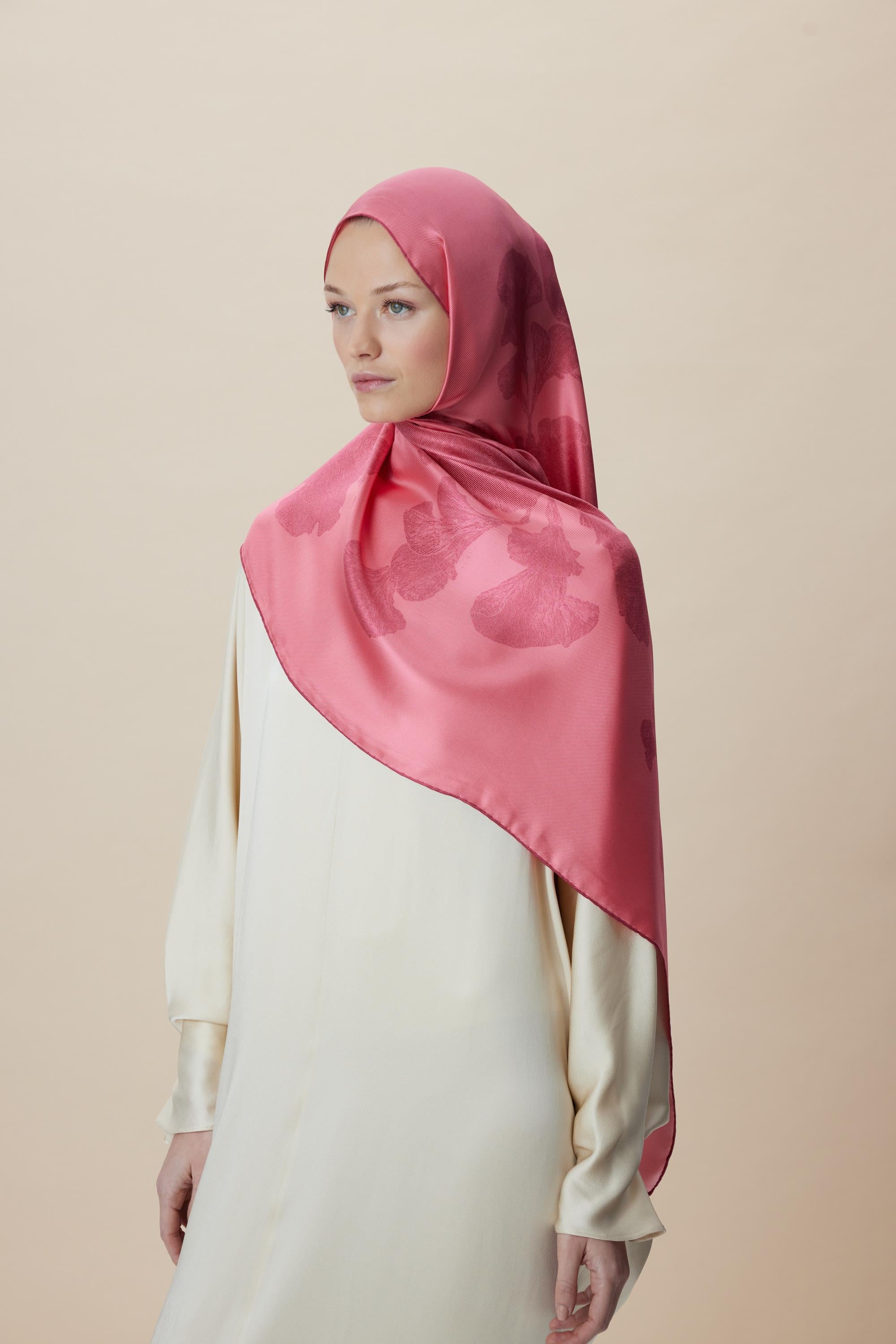 FARAH MULBERRY İPEK ŞAL 70*190 - FUŞYA