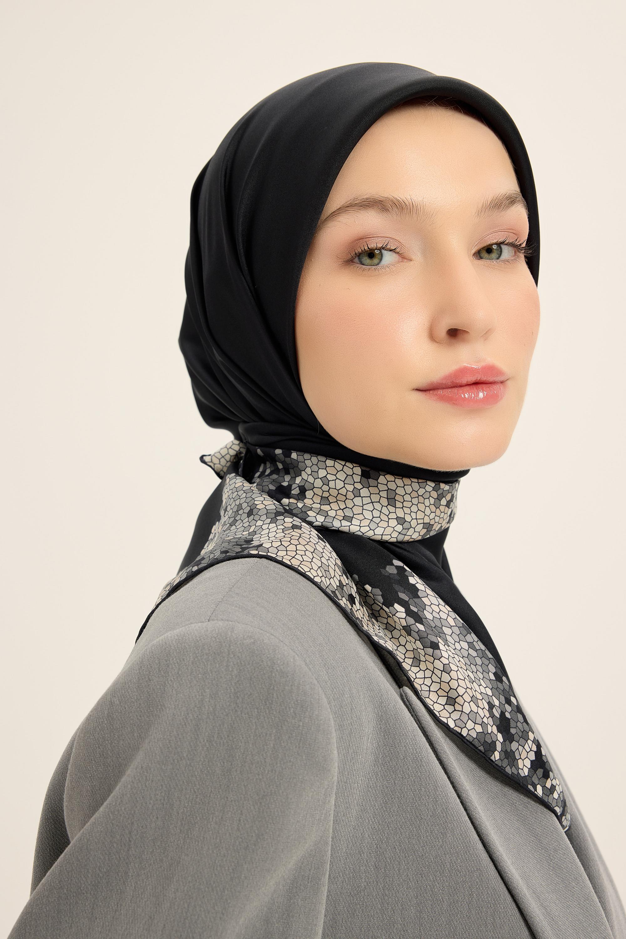 GİNA TİVİL İPEK EŞARP 90*90 CM - SİYAH