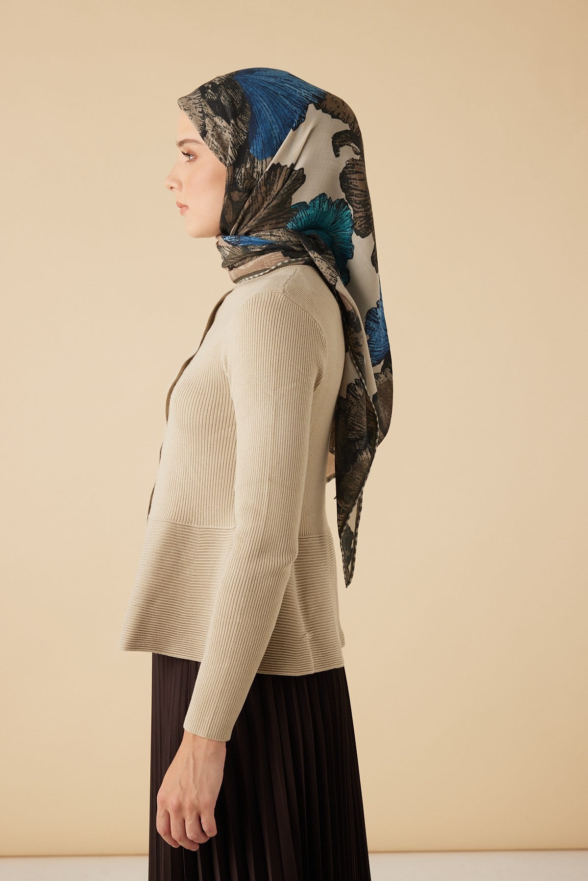 GİNKO YÜN ÜÇGEN ŞAL 140*140/2 CM - BEJ MAVİ