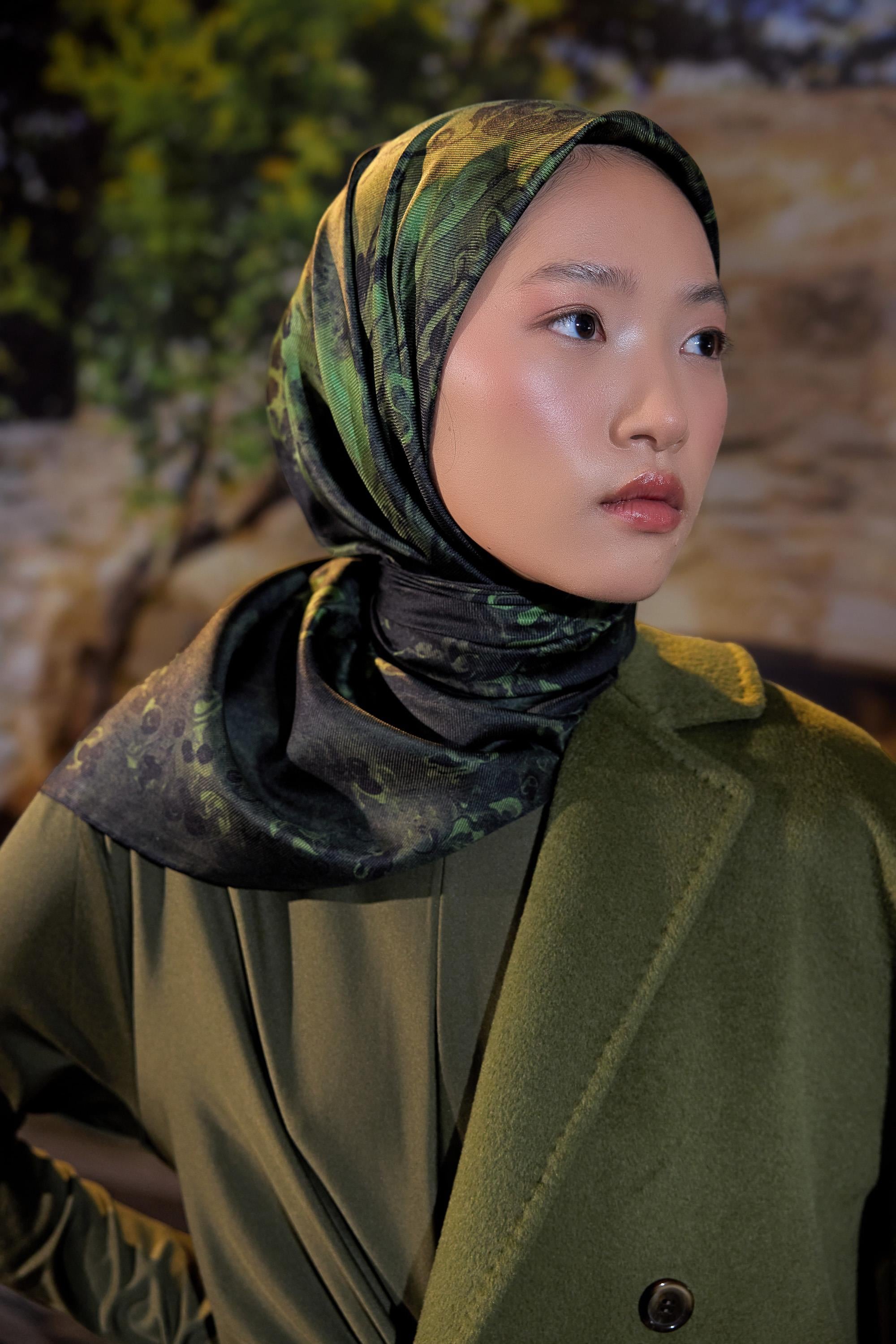 GÖKNAR MULBERRY İPEK EŞARP 90*90 CM - KOYU YEŞİL