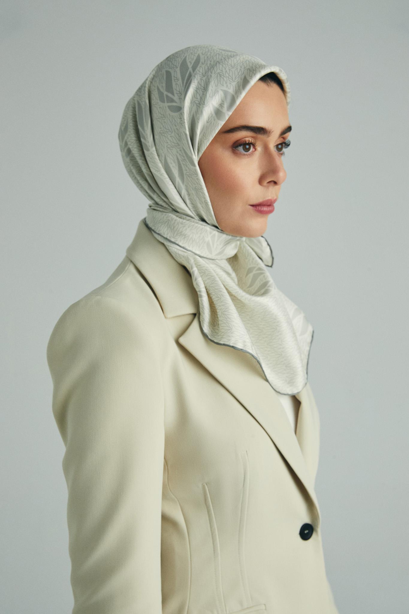 LAVİ TİVİL İPEK EŞARP 90*90 CM - EKRU