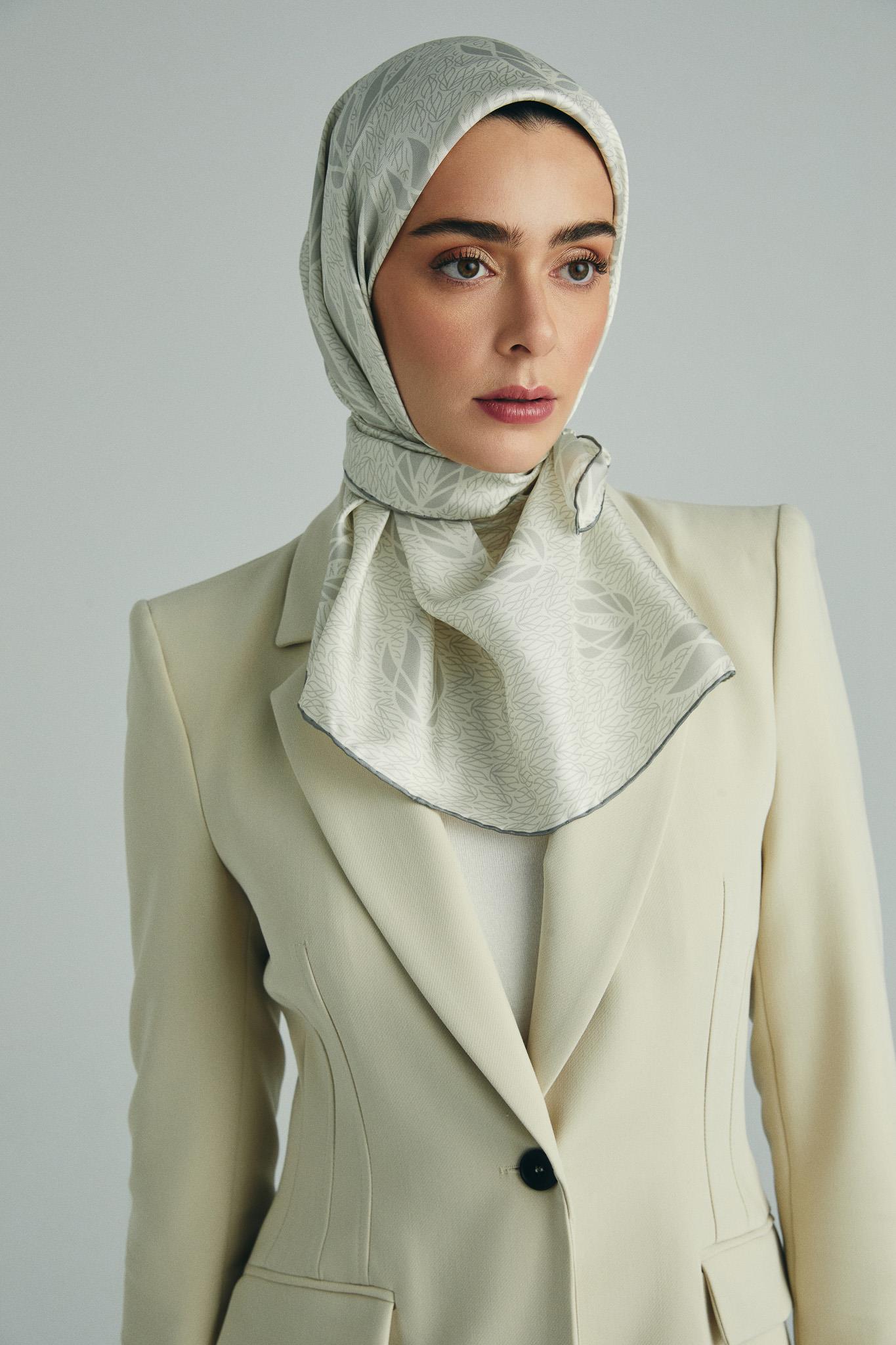 LAVİ TİVİL İPEK EŞARP 90*90 CM - EKRU