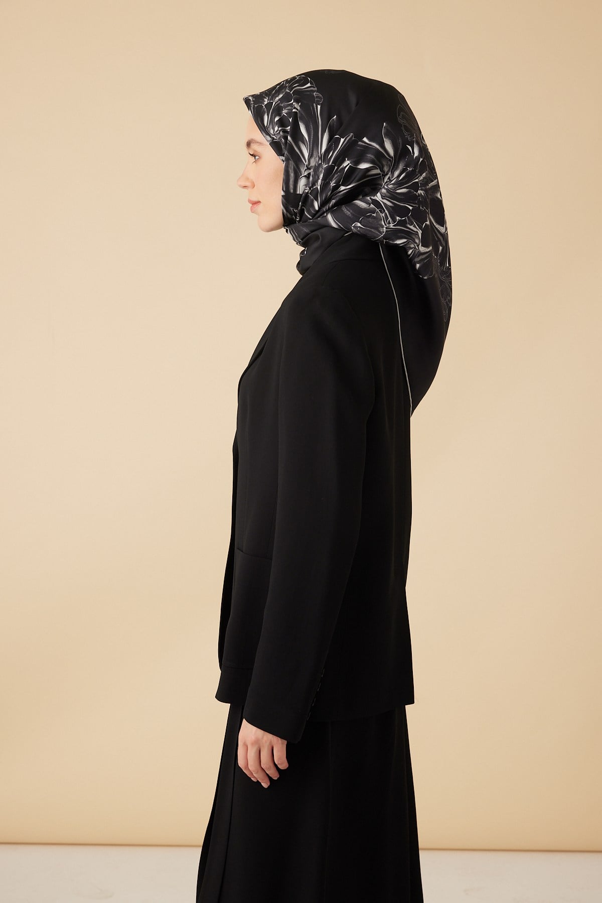 NEŞVE TİVİL İPEK EŞARP 90*90 CM - SİYAH